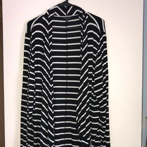Long sleeve back white striped overpiece